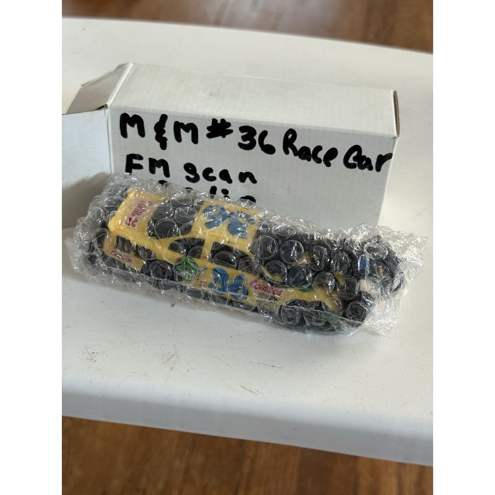 M&M's Racing Team Tin - Race Car Yellow #36 Fm Scam Radio W/ Headphones